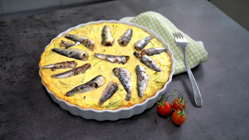 Quiche sa porilukom i sardinama
