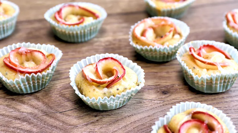 Mini muffinsi sa cvjetićima od jabuka