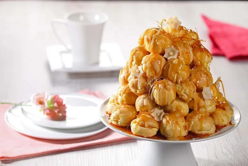 Croquembouche