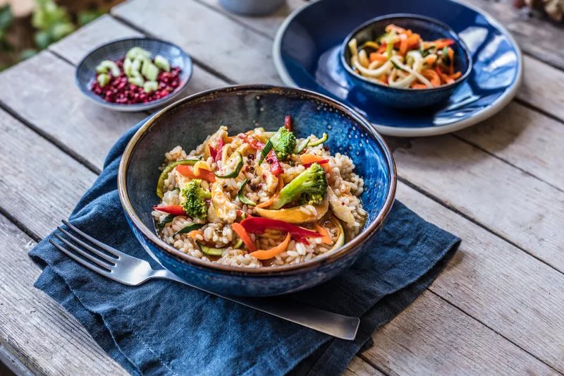 Pileći wok s brokulom