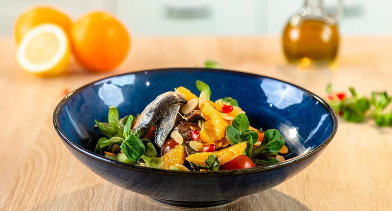 Salata od sardine sa slanutkom i skutom