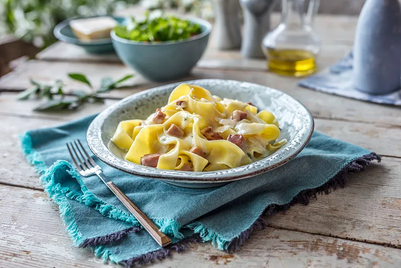 Ukusna tjestenina u umaku od sira