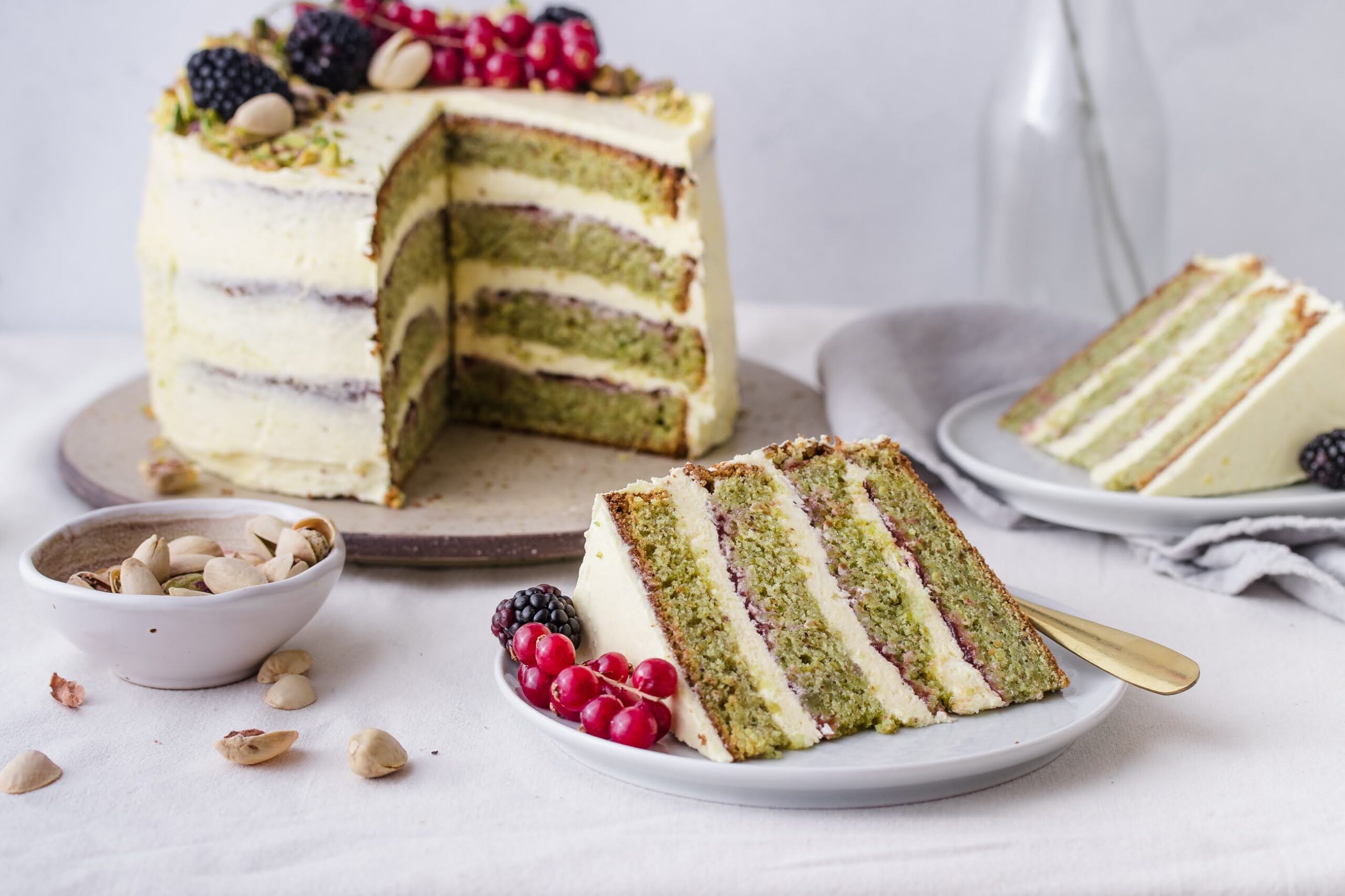 Torta od pistacija s kremom od vanilije