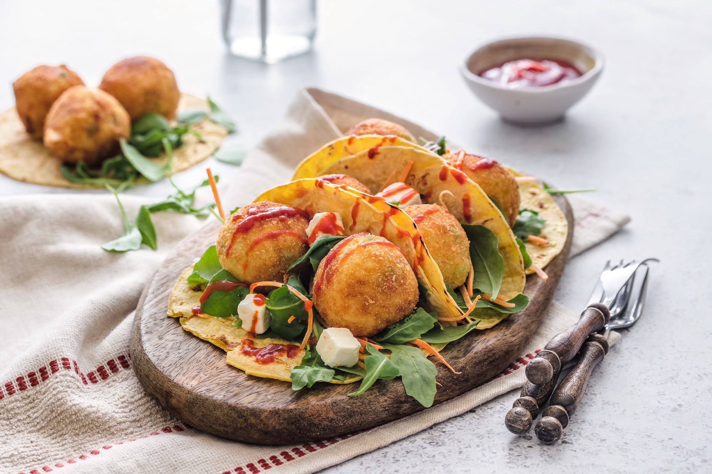 Panirane okruglice od riže u tortiljama