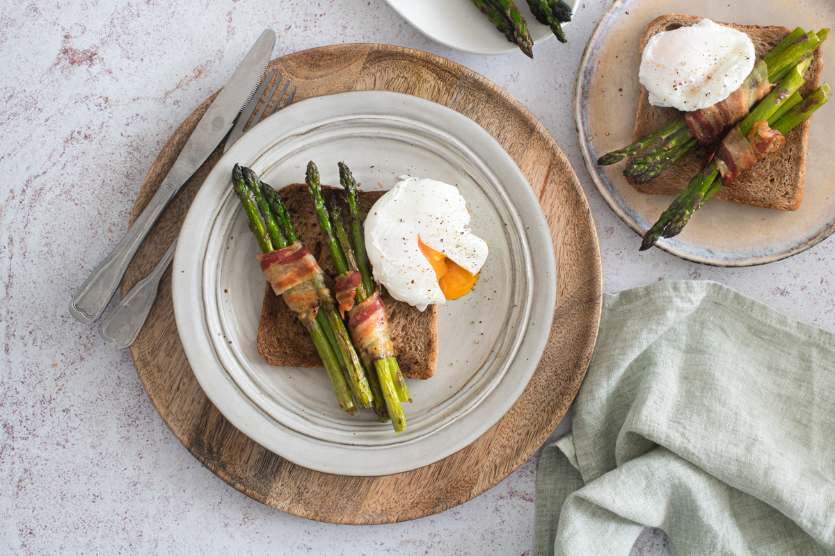 Grilane šparoge s pancetom na tostu