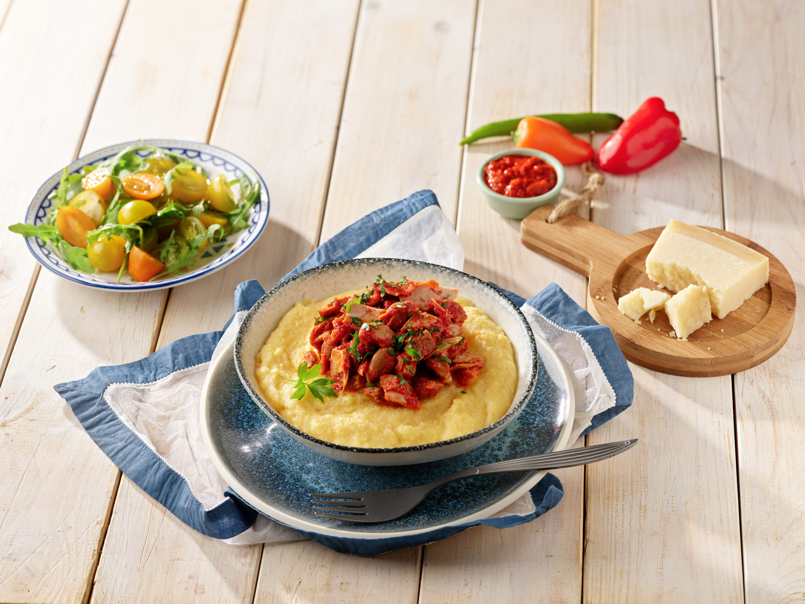 Pikantna tuna na palenti