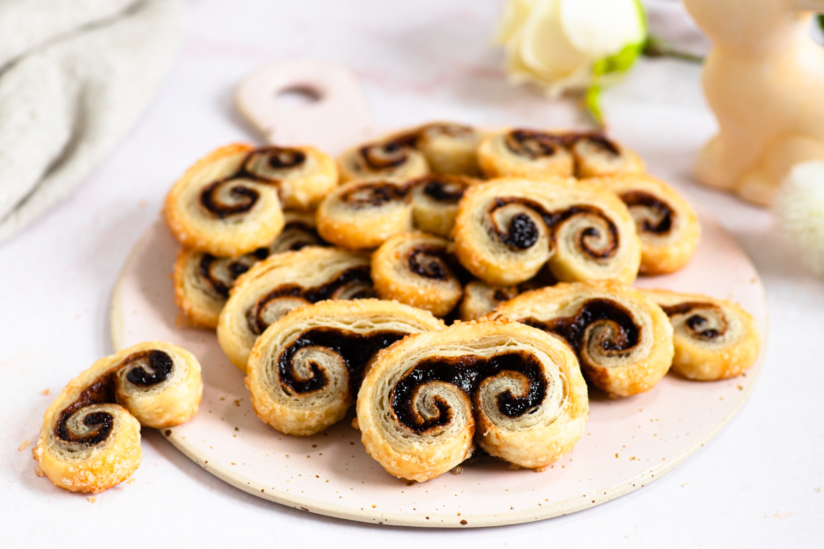 Slatke uši (palmiers) s pekmezom od šljiva