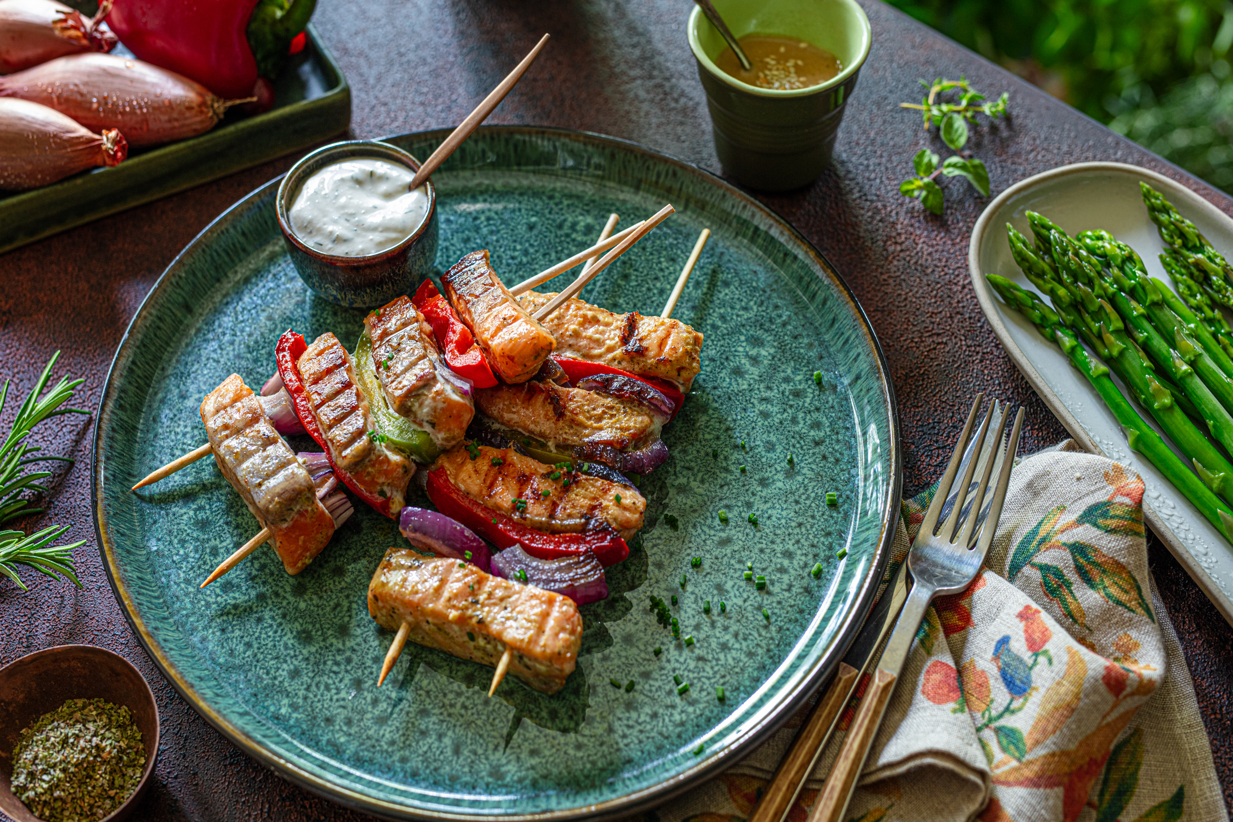 Ražnjići s mariniranim lososom