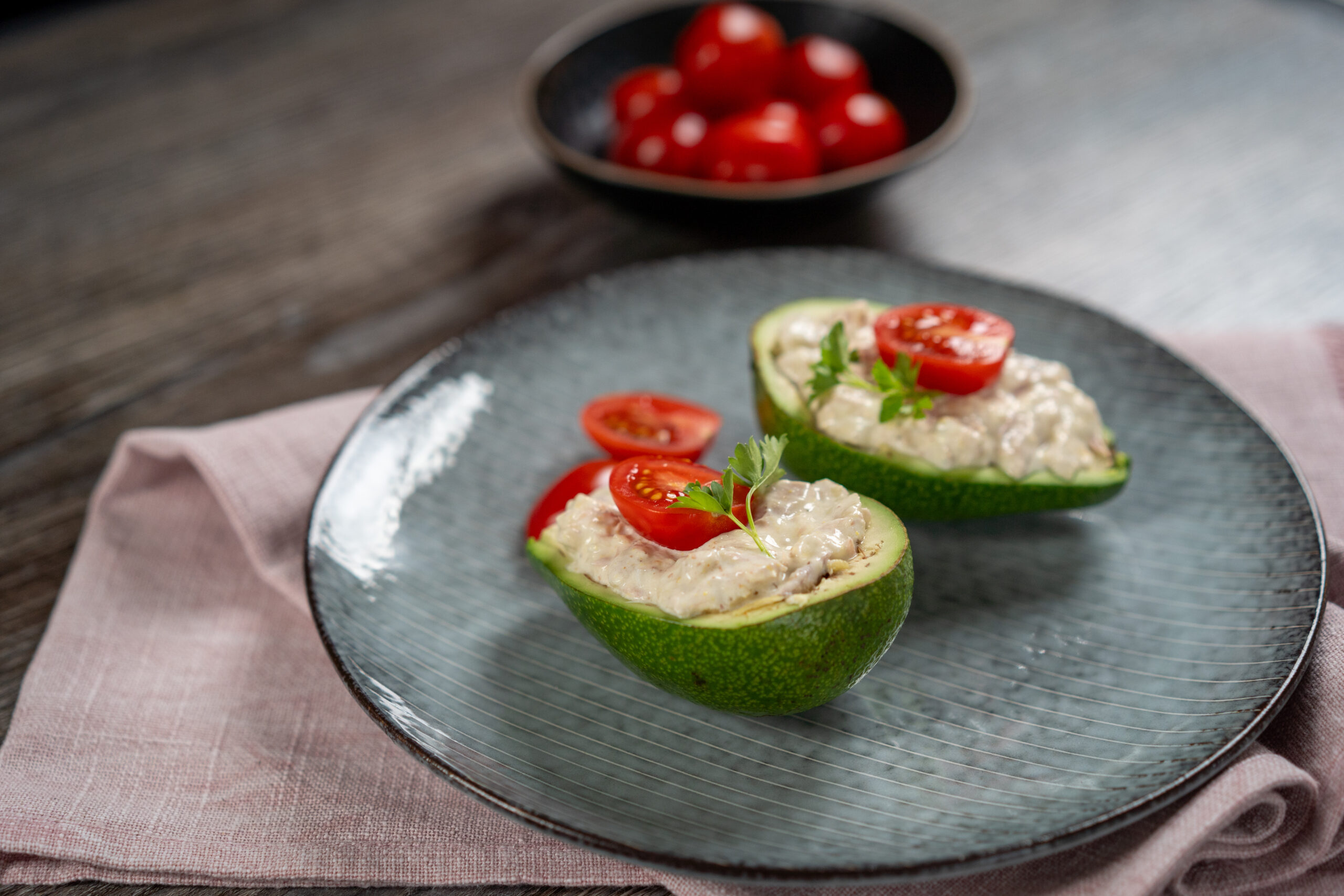 Avokado punjen salatom od tune