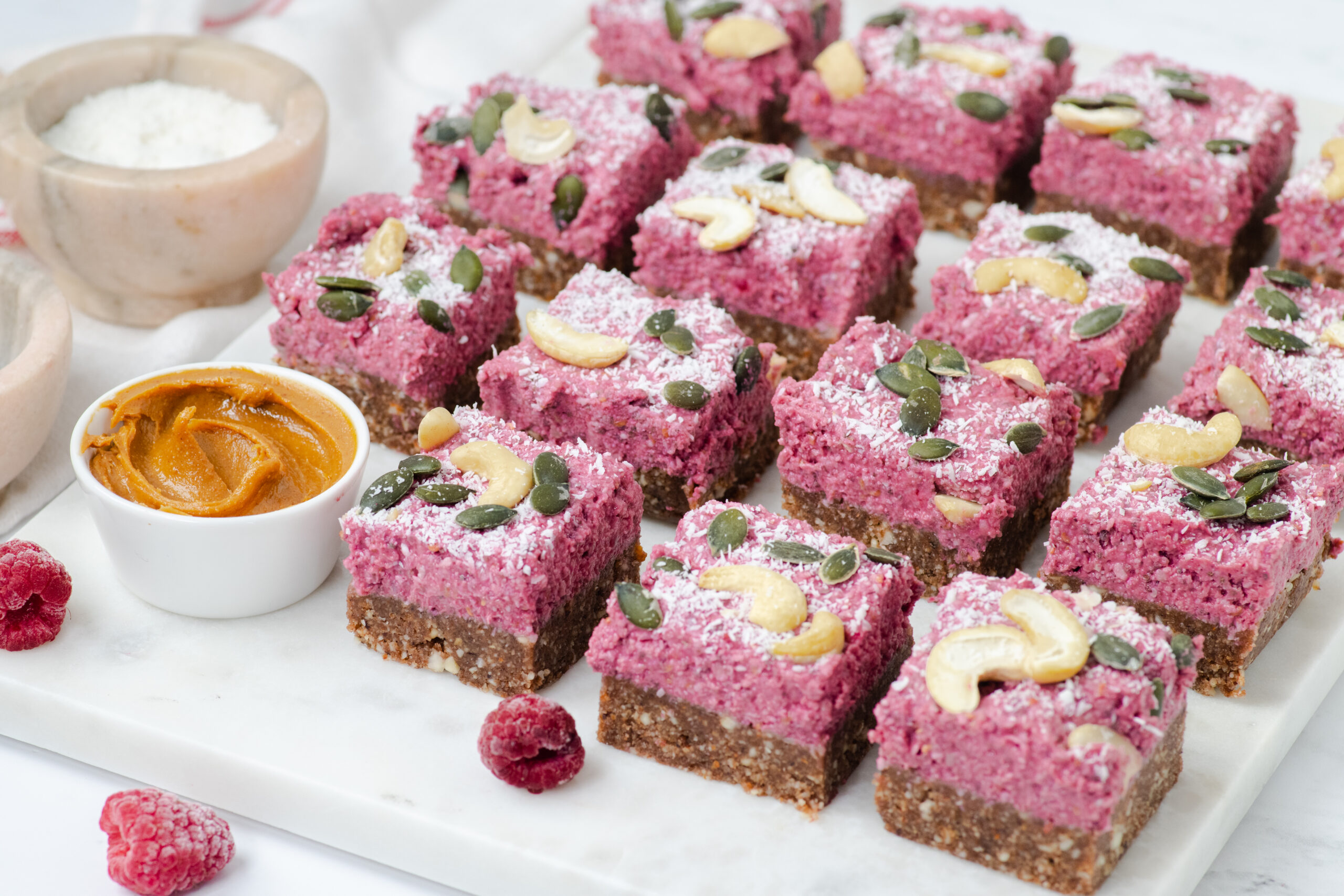 Proteinske kocke s čokoladom i malinama