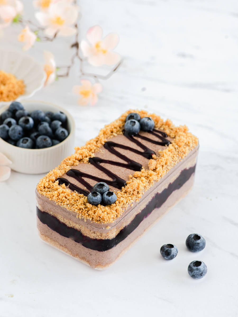 Ravno iz kutije: Brza parfe torta od čokolade i borovnica