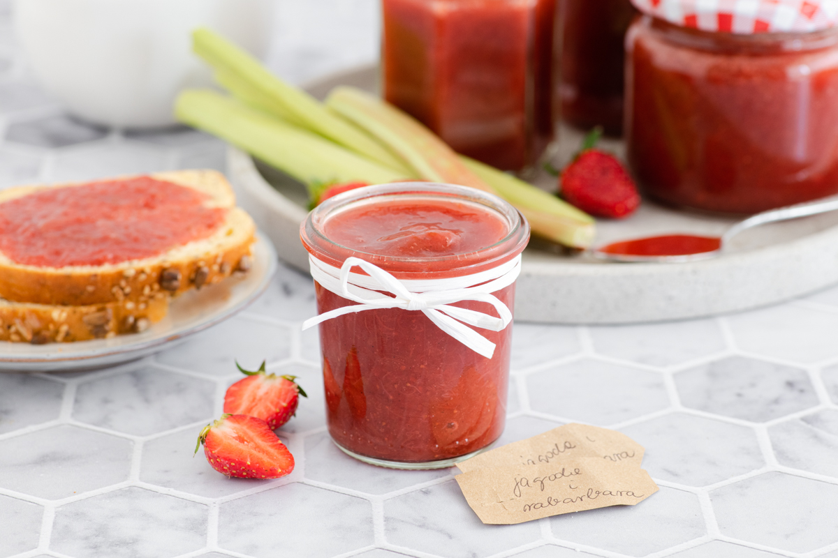 Džem od jagoda i rabarbare
