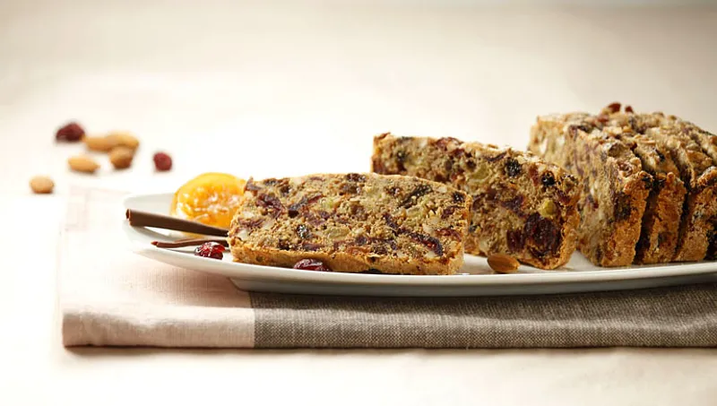 Blagdanski kolač sa suhim voćem