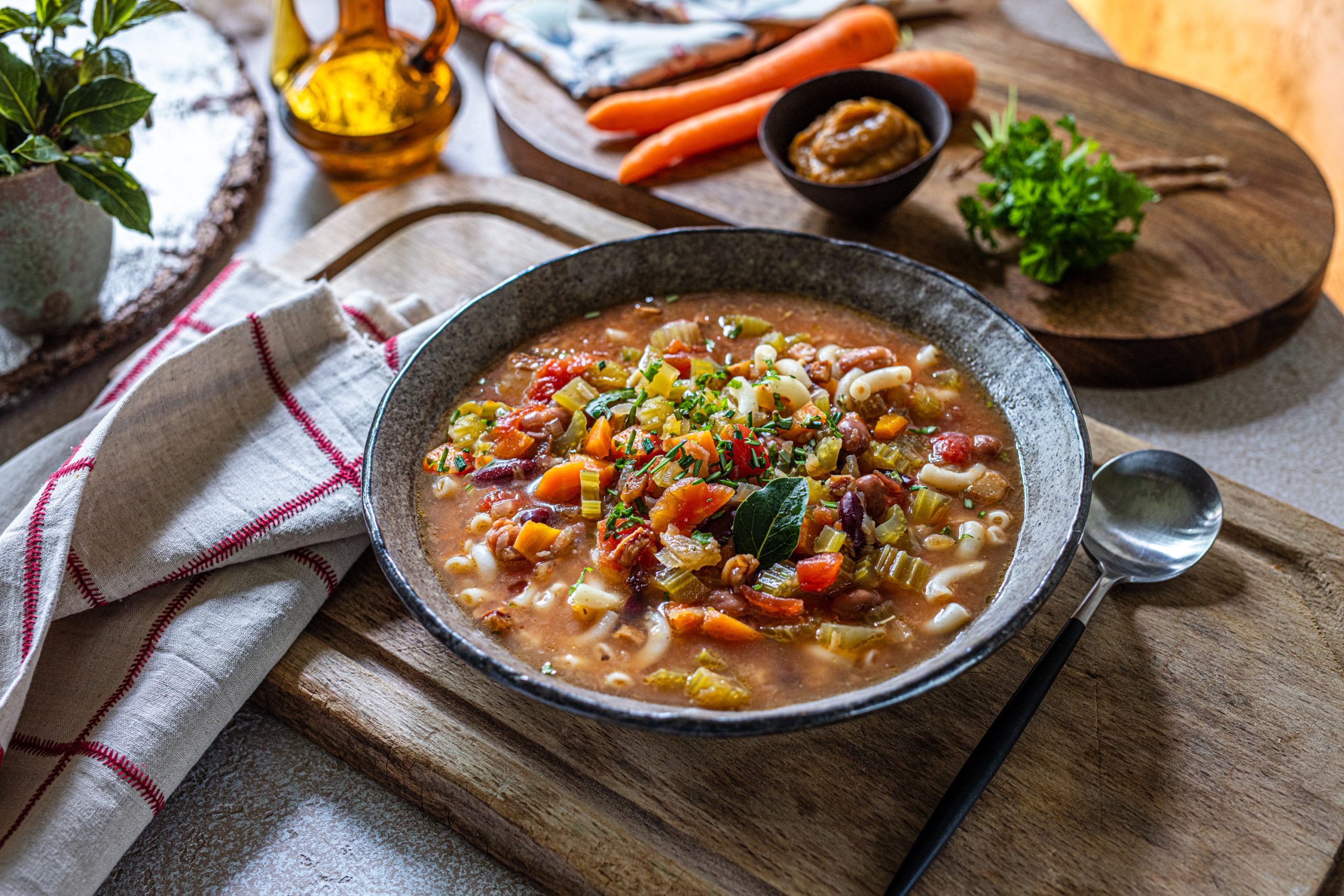 Brza minestrone juha s grahom