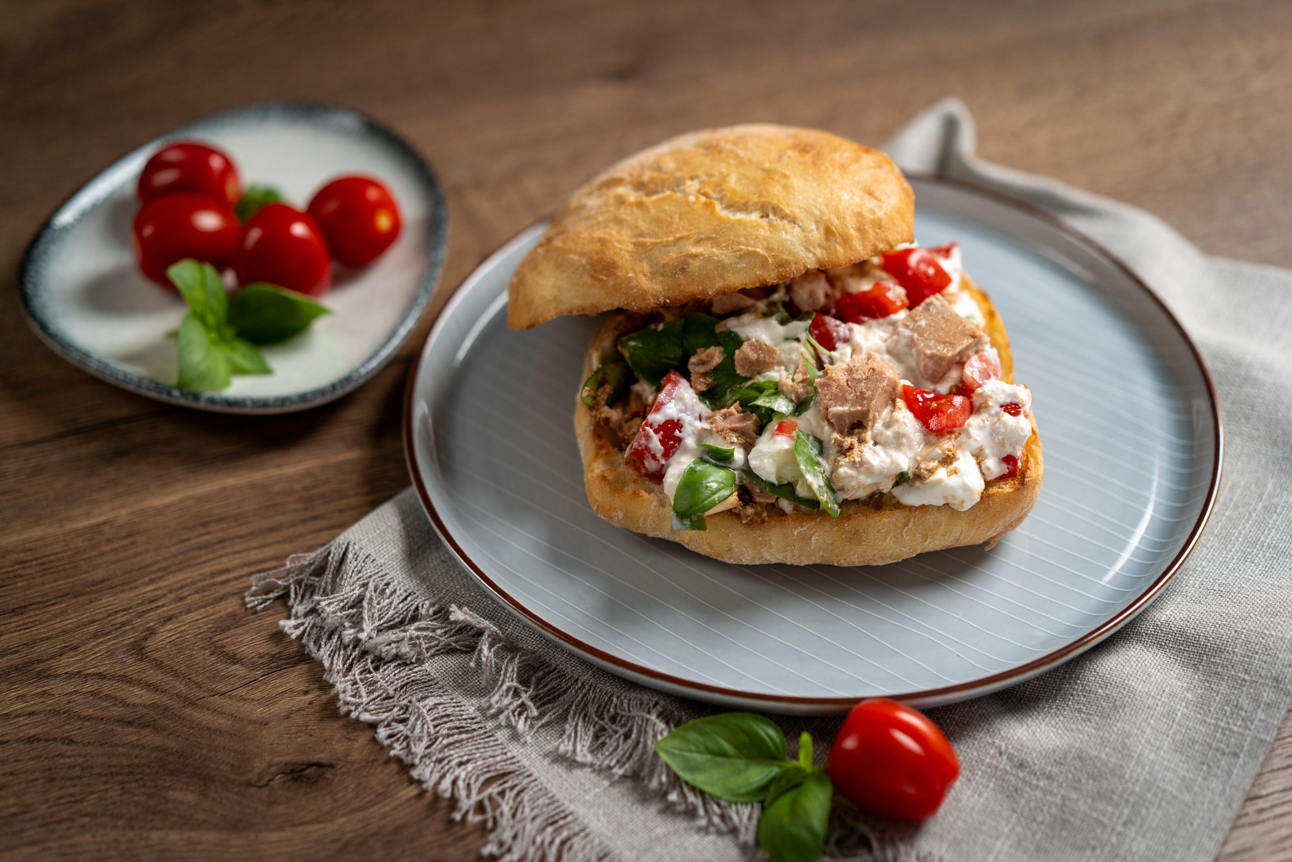 Caprese burrata s tunom