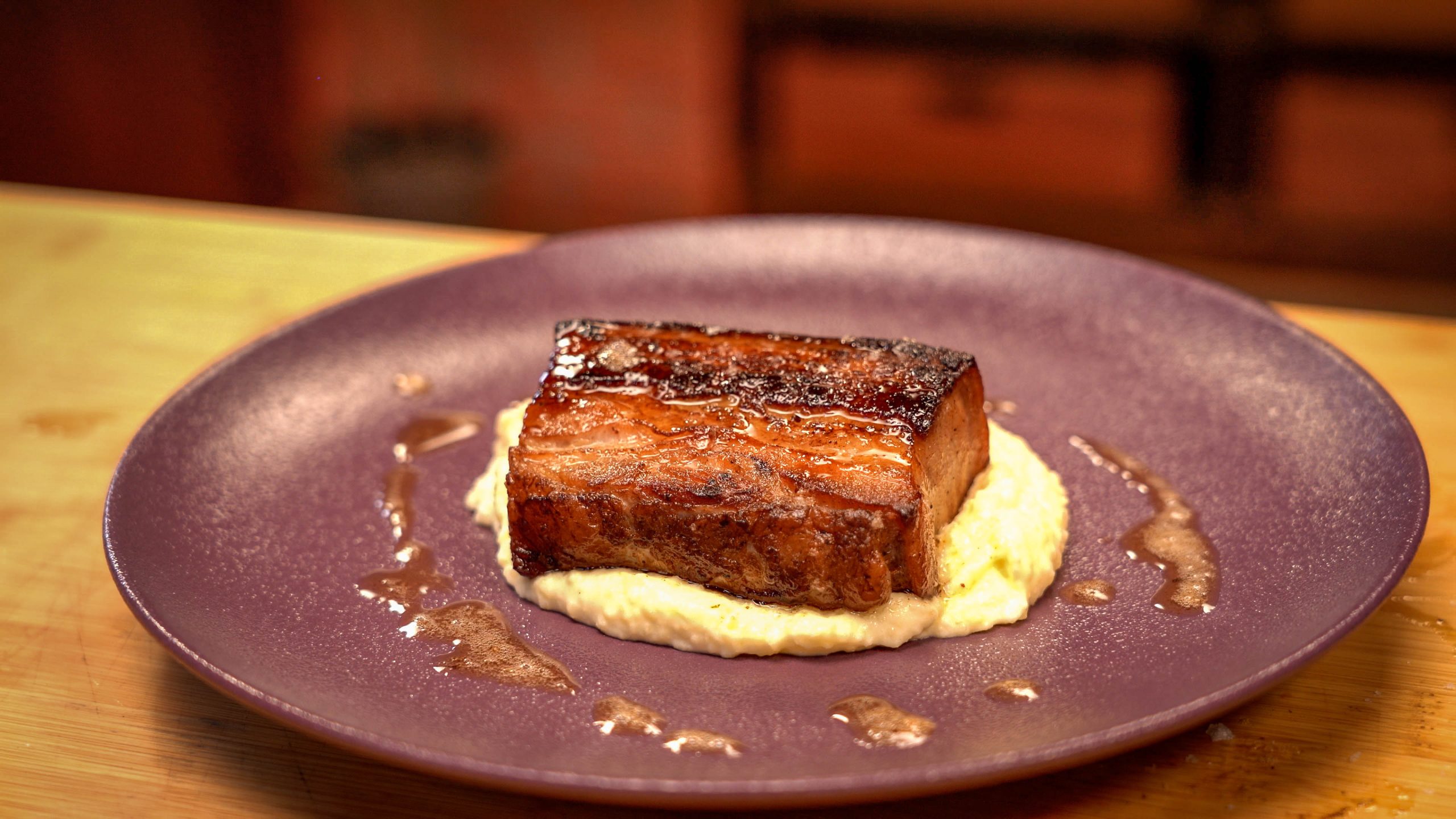 Carsko meso s pire krumpirom obogaćenim kiselim vrhnjem