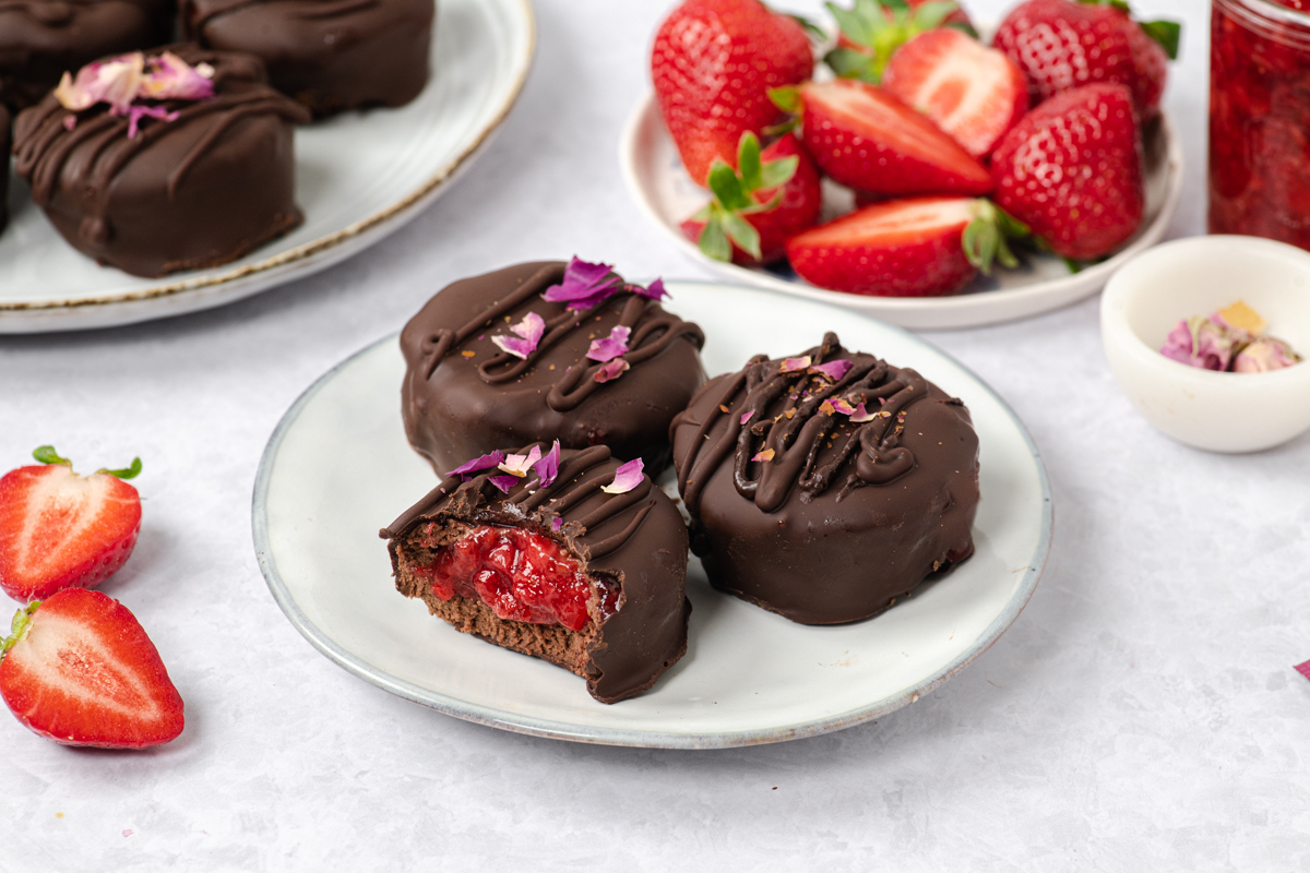 Čokoladne mousse košarice s džemom od jagoda