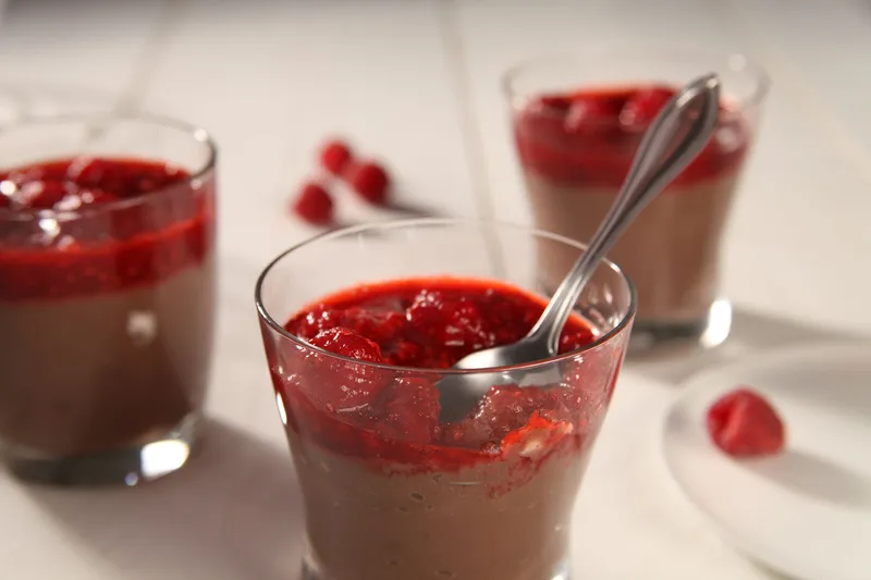 Čokolino desert s malinama