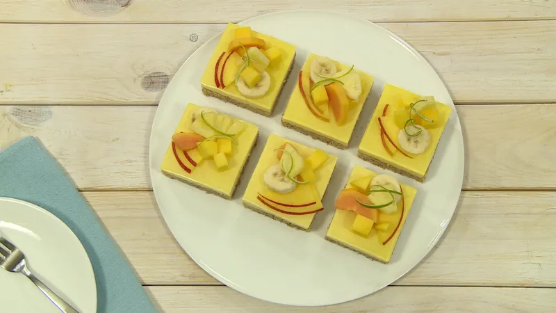 Egzotični limun kolač s voćem