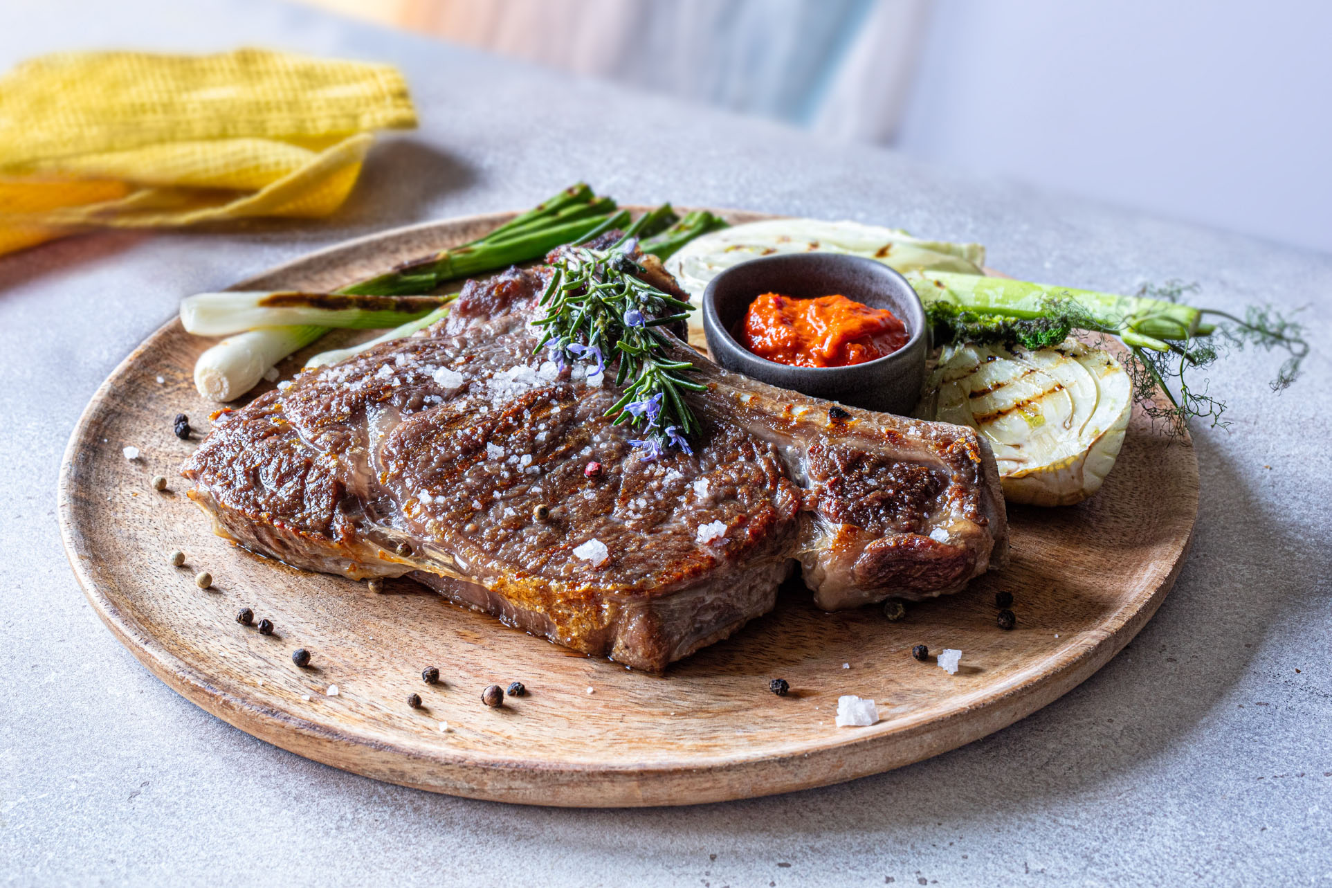 Ramstek na roštilju s komoračem