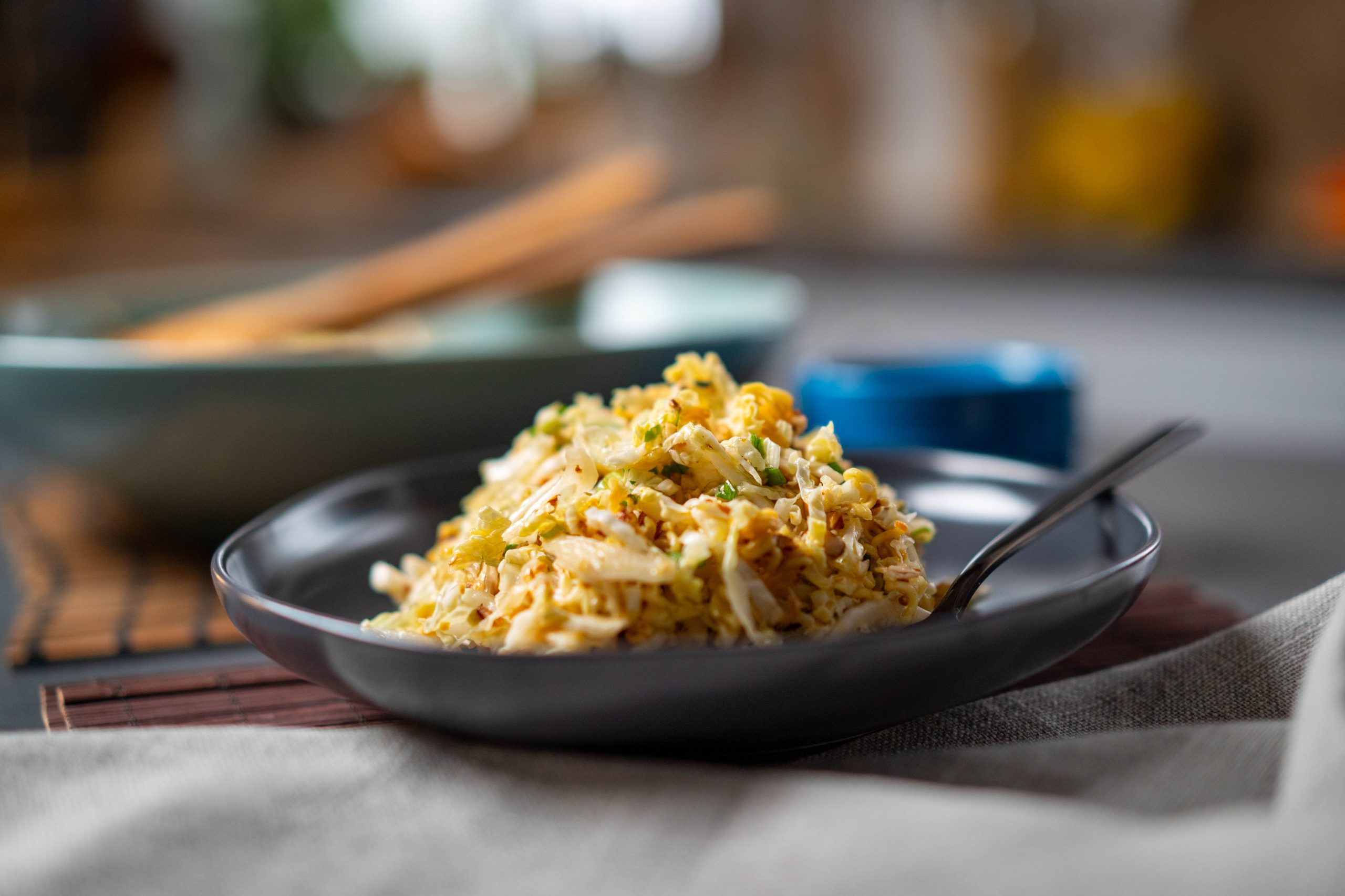 Hrskava salata s prženim rezancima