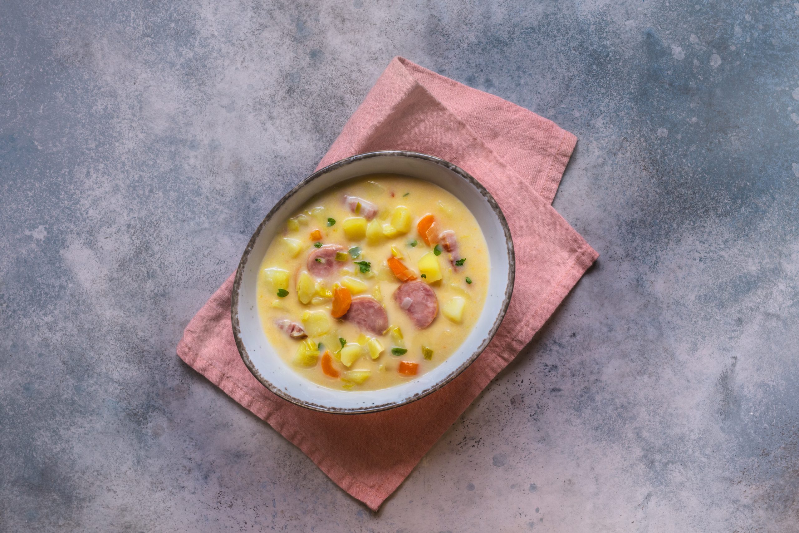 Juha od krumpira s porilukom (Kartoffelsuppe)