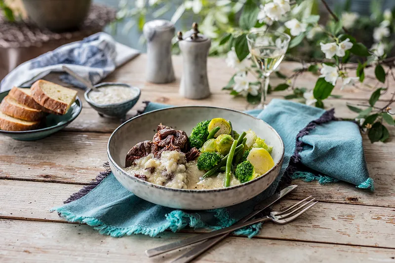 Kuhana govedina s umakom od hrena