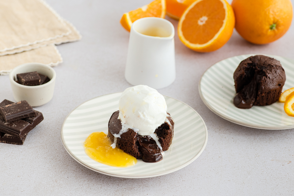 Lava muffins sa sladoledom i preljevom od naranče