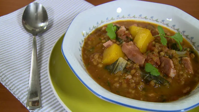 Leća s blitvom, bundevom i mesom