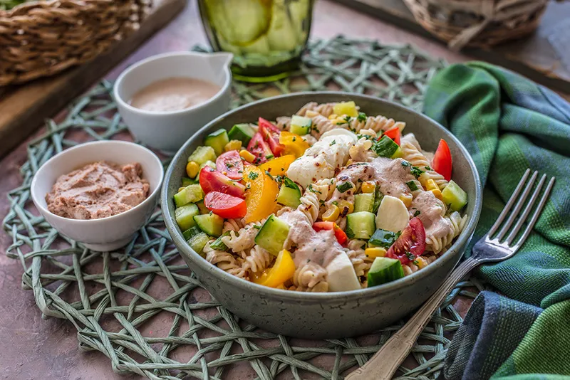 Ljetna salata s tjesteninom