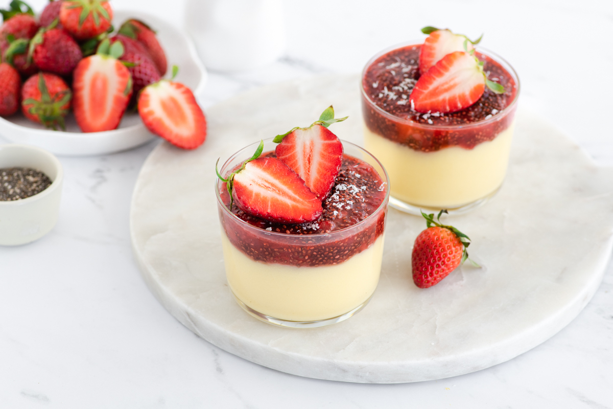 Ljetni fit vanilija desert s jagodama