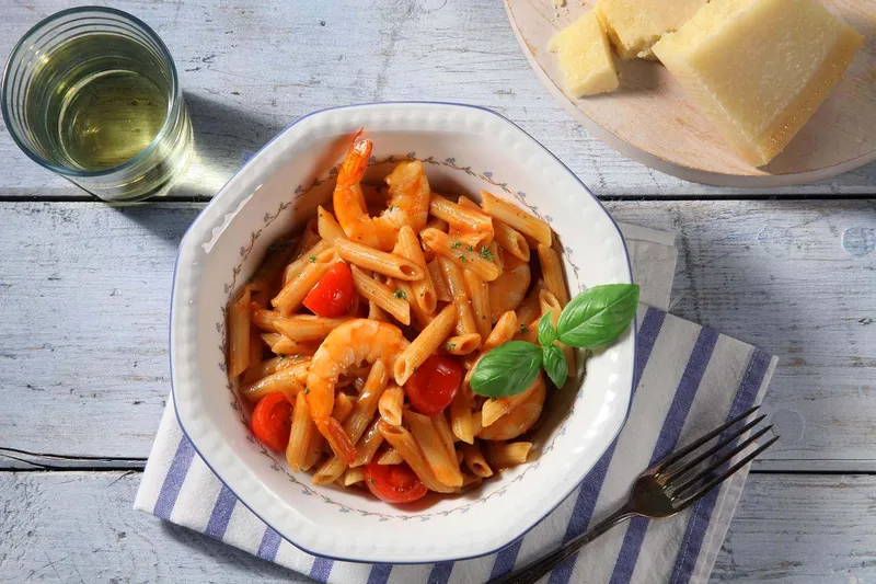 Makaroni Napoletana mediterana