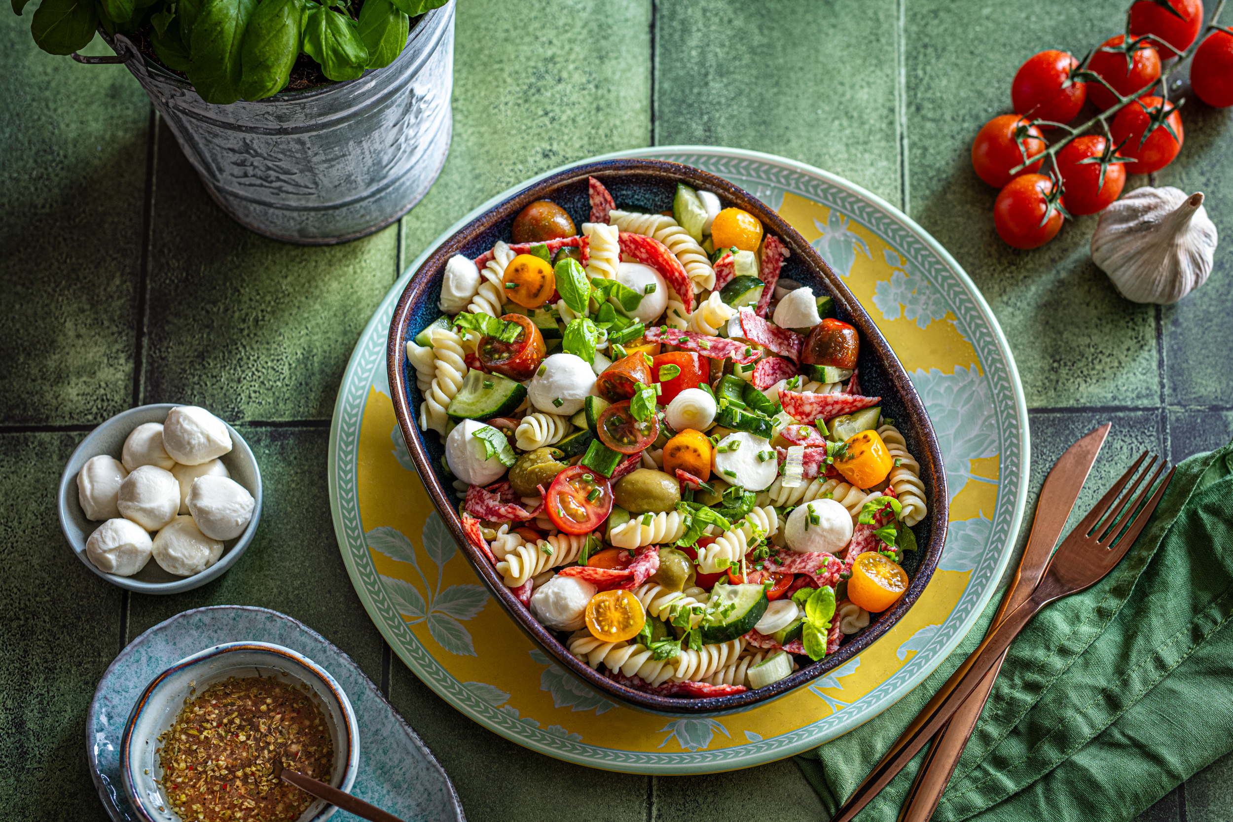 Mediteranska salata s tjesteninom