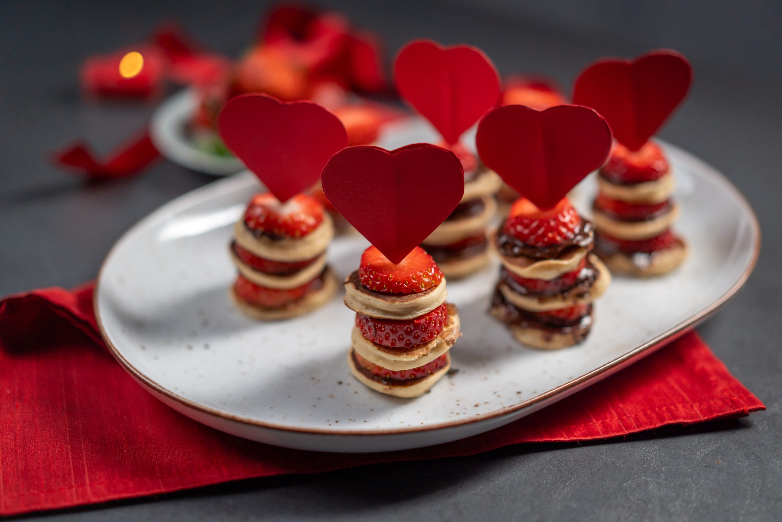 Mini palačinke s bananom, jagodama i Lino ladom