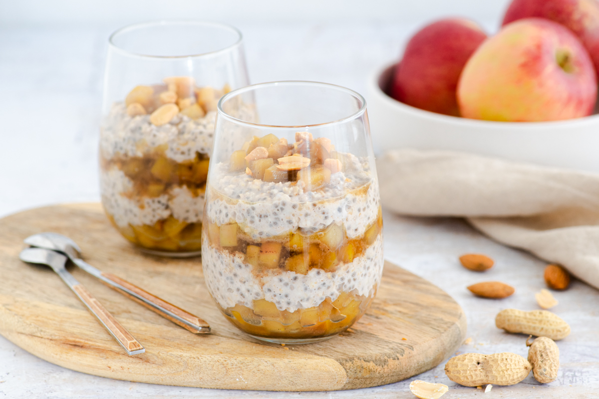 Najsočnije zobene pahuljice s chia sjemenkama i jabukama