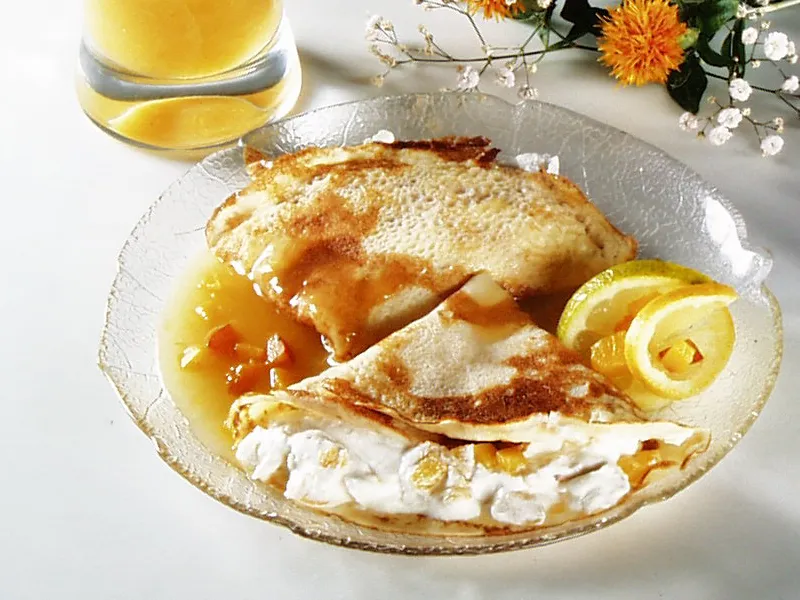 Palačinke sa sirnim nadjevom i breskvama