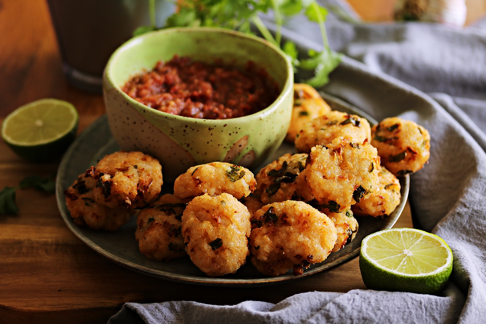 Popečci od riže i salsa roja