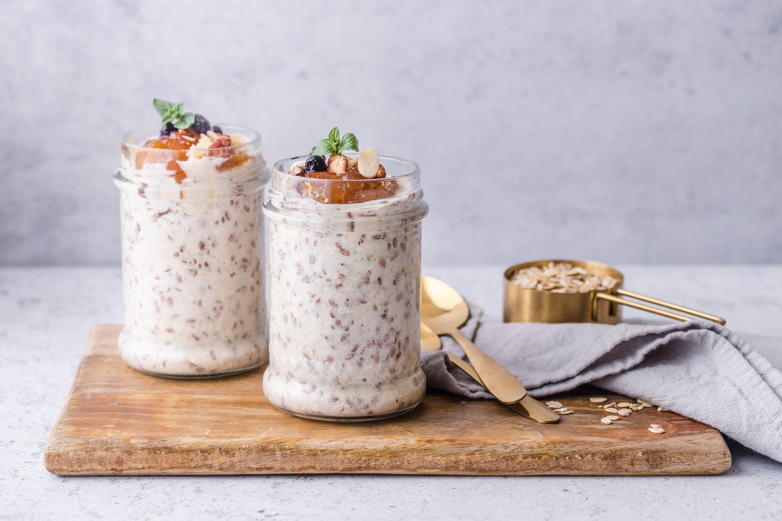 Prekonoćne zobene pahuljice s voćnim namazom kruška – marelica