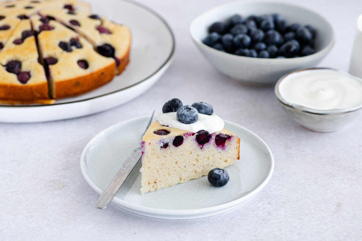 Proteinska palačinka iz pećnice s borovnicama