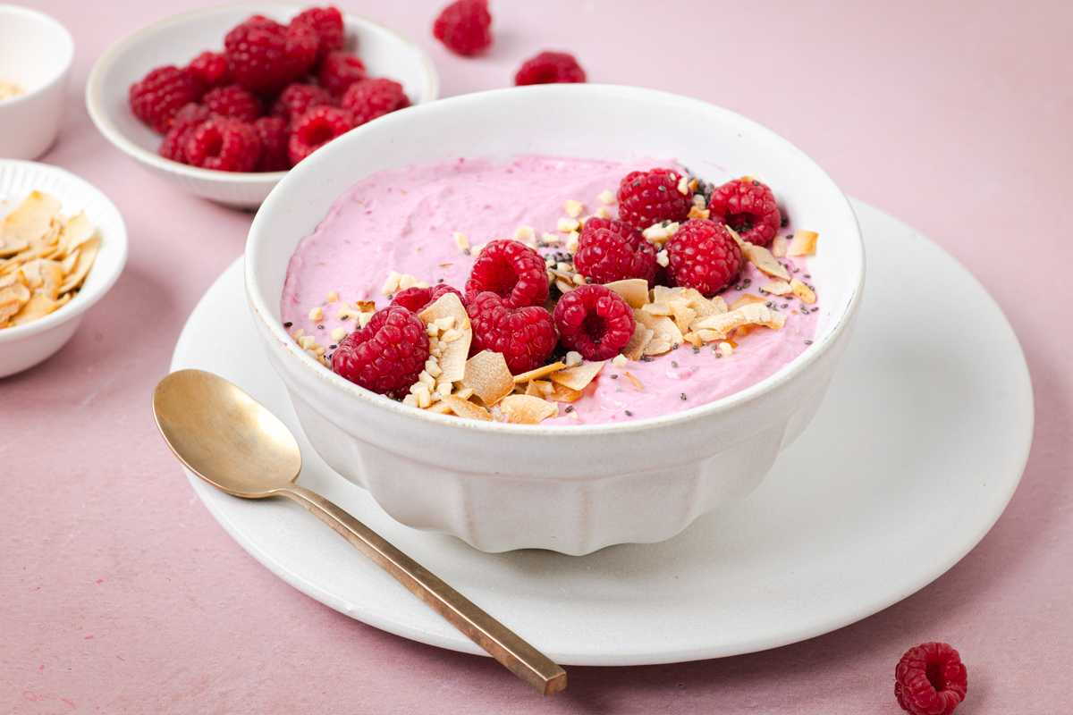 Proteinska zdjela s malinama