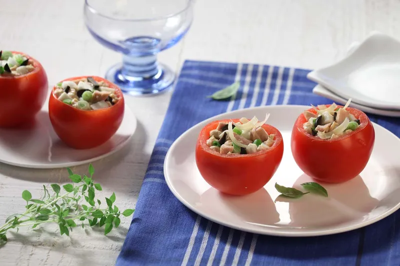 Punjene crvene rajčice