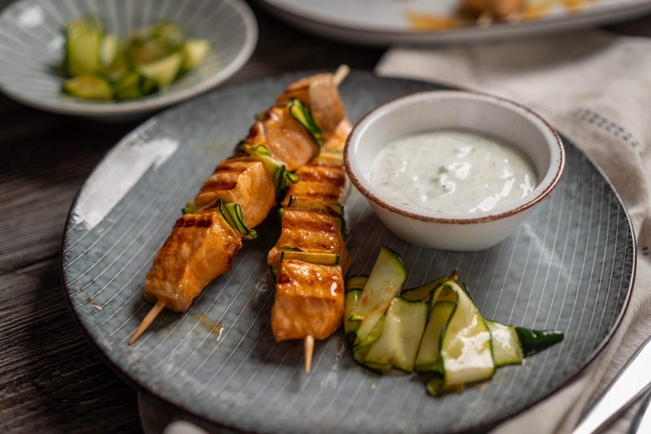 Ražnjići od lososa i tikvica