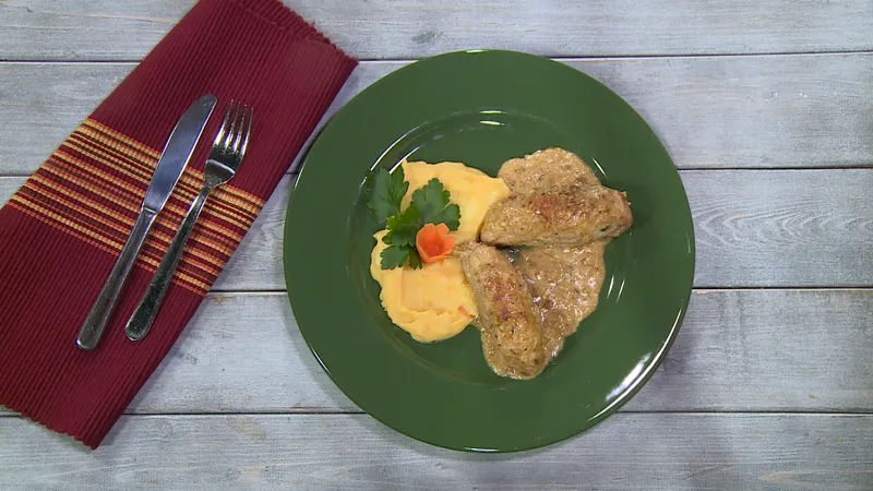 Rolice punjene špekom i čvarcima