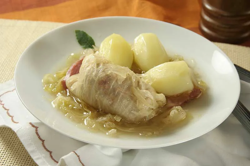 Sarma sa suhim mesom