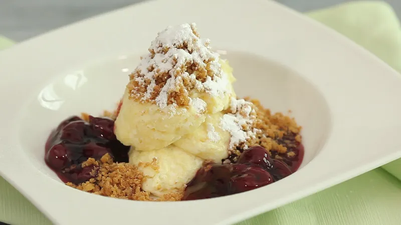 Slatka krema od sira i višnje