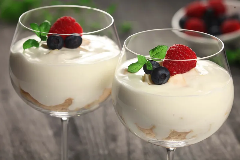 Slatki kup s jogurtom