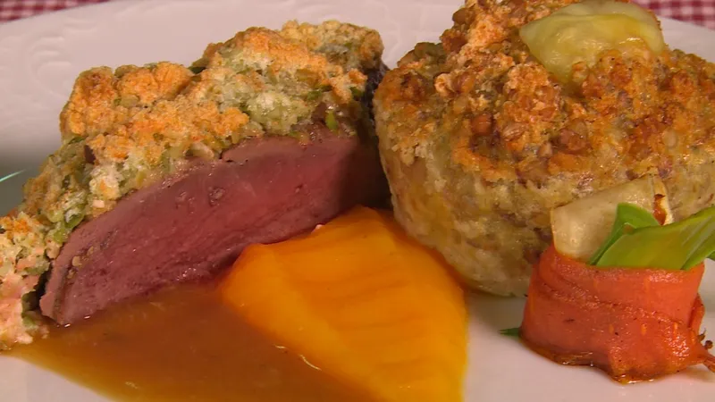 Srneći file s nabujkom od hajdinske kaše i pireom od buče