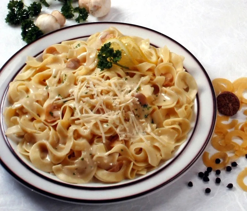 Talianetta Tjestenina s umakom od gljiva