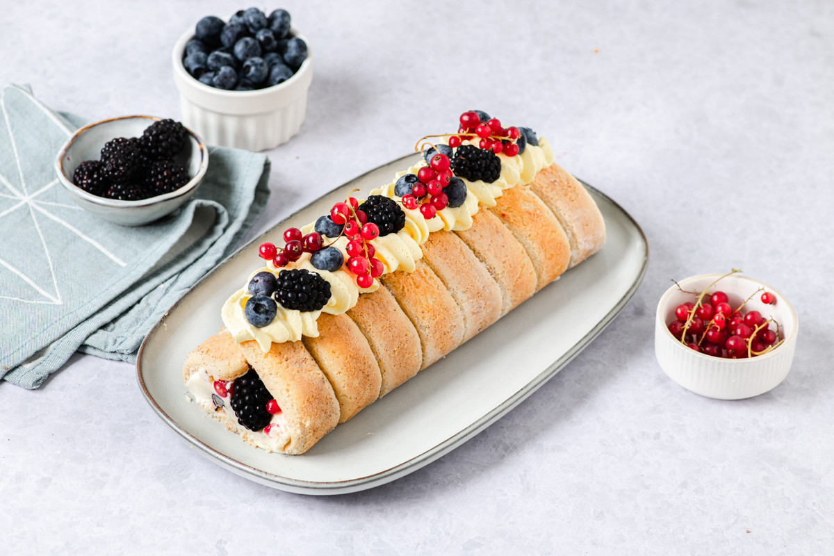 Tiramisu rolada s voćem