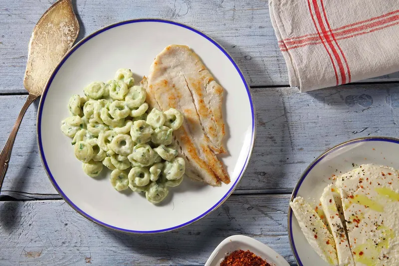 Tjestenina sa špinatom, sirom i ribom